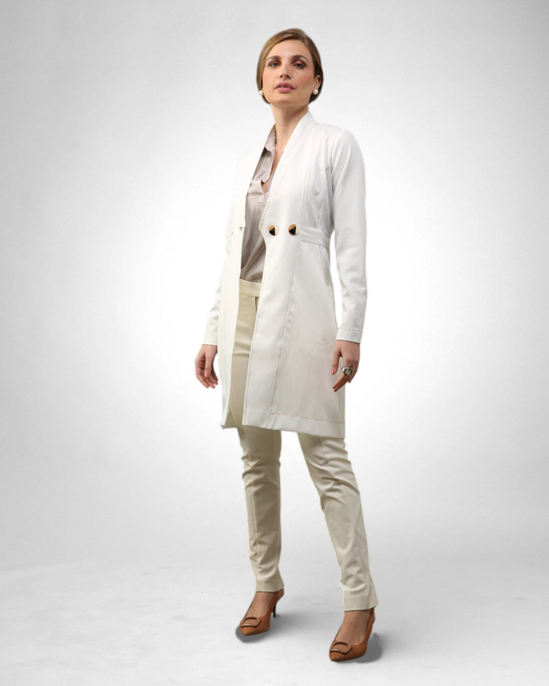 Jaleco Bruna I Off-White + Caramelo